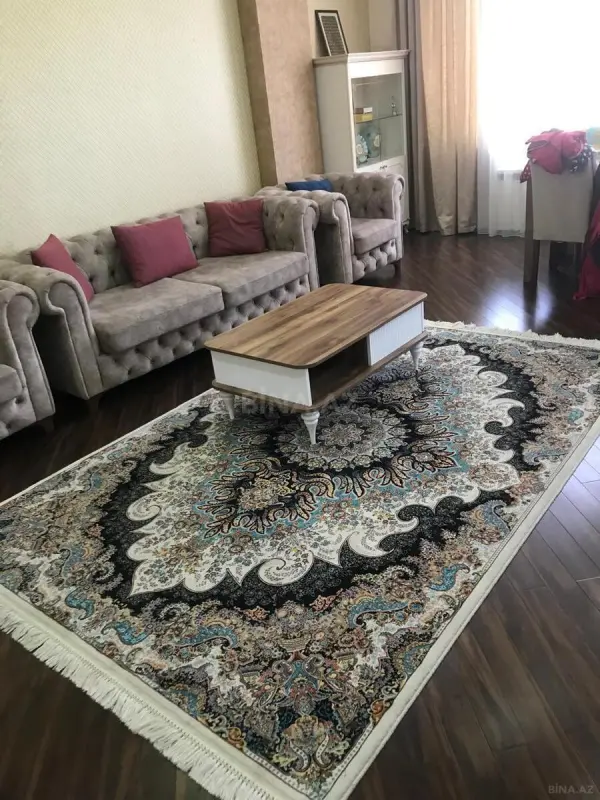 Kirayə verilir 3 otaqlı mənzil 130 m²
