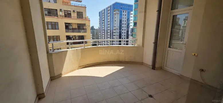 Satılır 4 otaqlı mənzil 200 m² — Bakı 4 otaq 200.00 m²