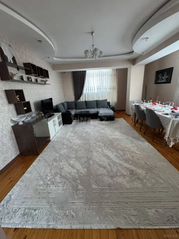 Satılır 3 otaqlı mənzil 126 m²