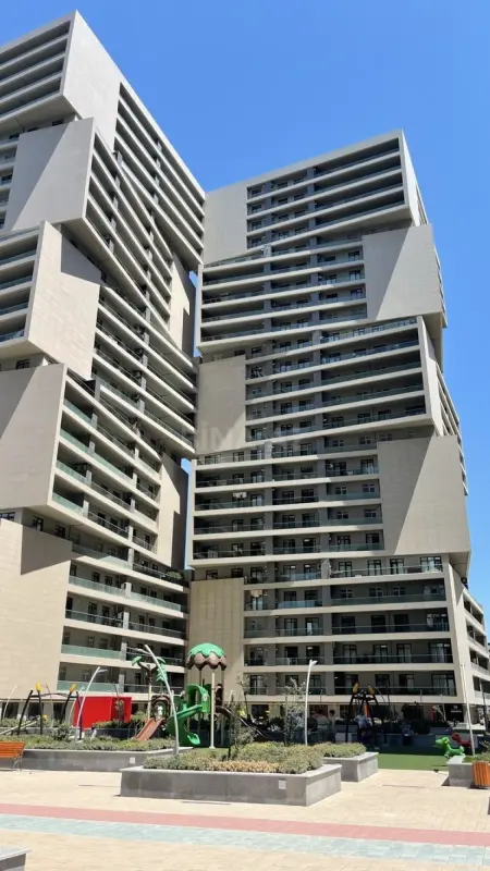 Satılır 2 otaqlı mənzil 66 m²