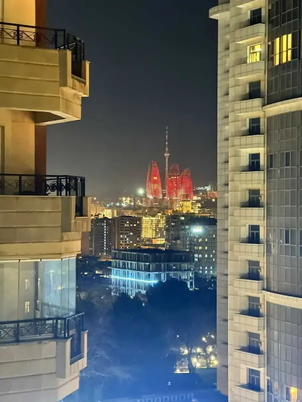 Kirayə verilir 6 otaqlı mənzil 268 m²