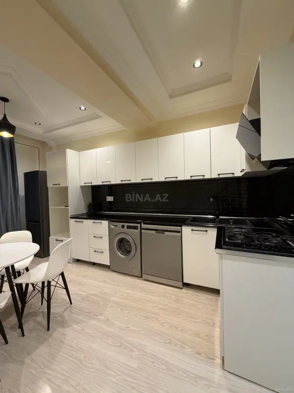 Kirayə verilir 3 otaqlı mənzil 130 m²