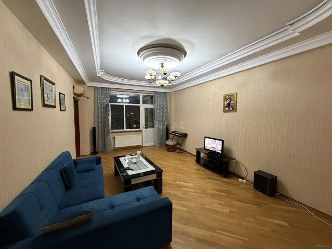 Satılır 3 otaqlı mənzil 110 m²