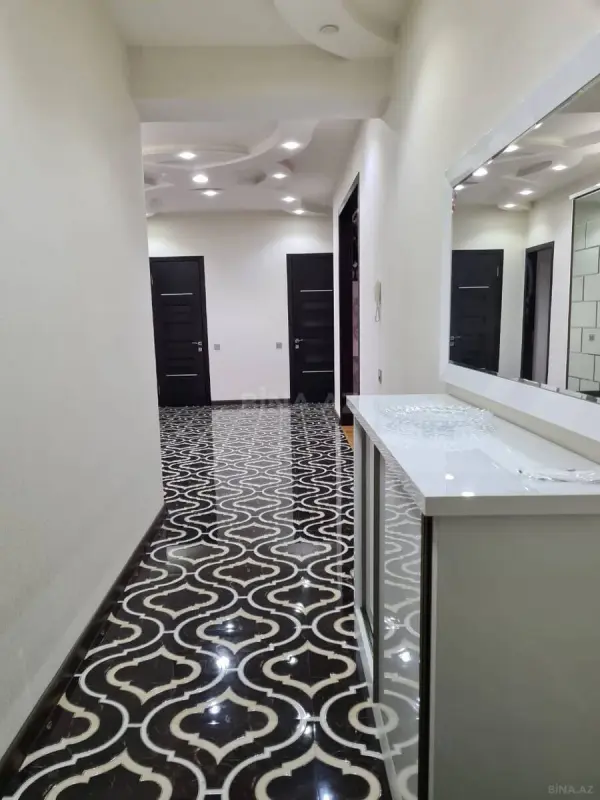 Satılır 3 otaqlı mənzil 137 m²