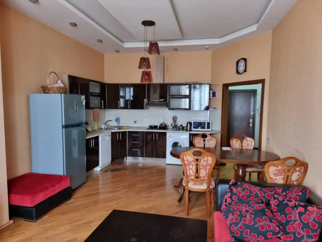 Kirayə verilir 3 otaqlı mənzil 95 m²