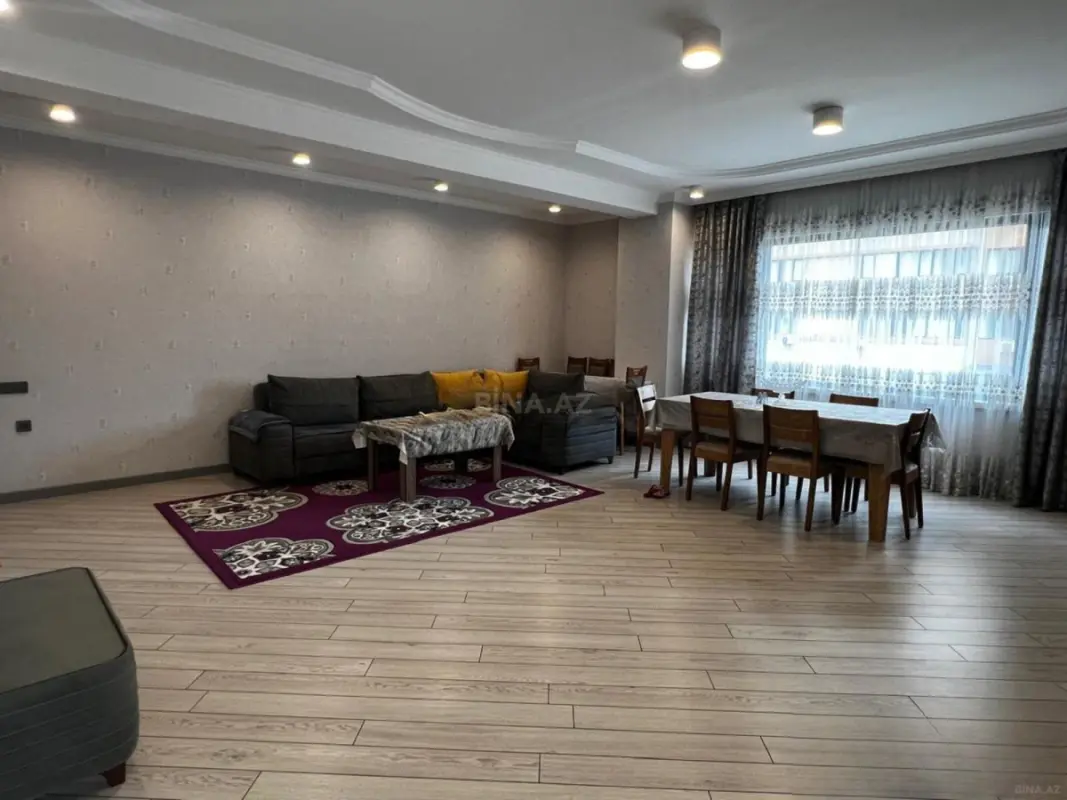 Satılır 4 otaqlı mənzil 202 m²