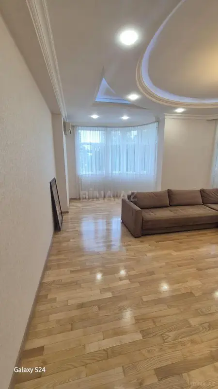 Kirayə verilir 2 otaqlı mənzil 120 m²