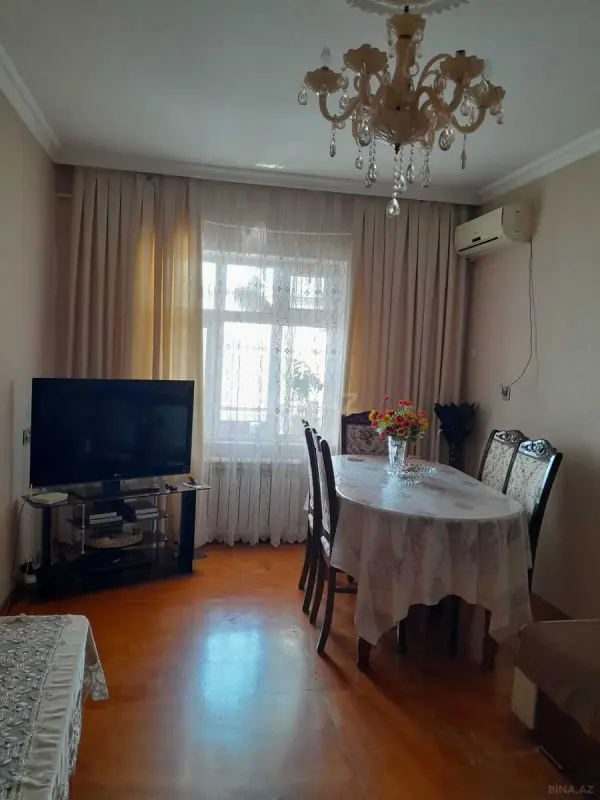 Satılır 3 otaqlı mənzil 105 m²