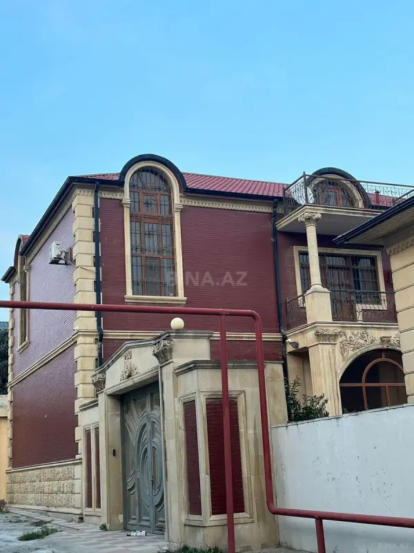 Satılır 8 otaqlı həyət evi 350 m²