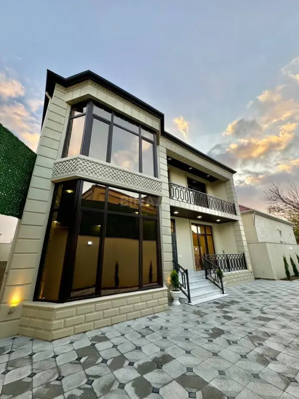 Satılır 5 otaqlı həyət evi 220 m²