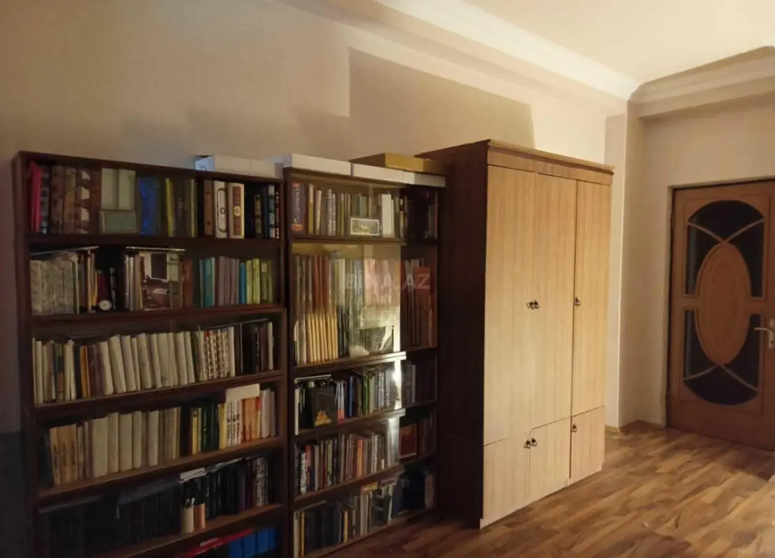 Satılır 5 otaqlı mənzil 171 m²
