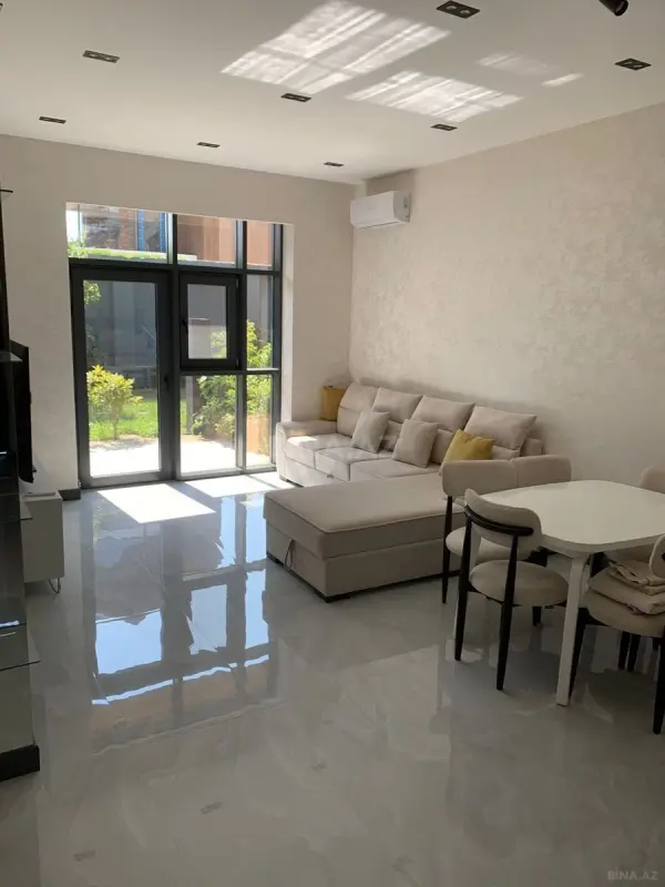 Kirayə verilir 2 otaqlı mənzil 100 m²