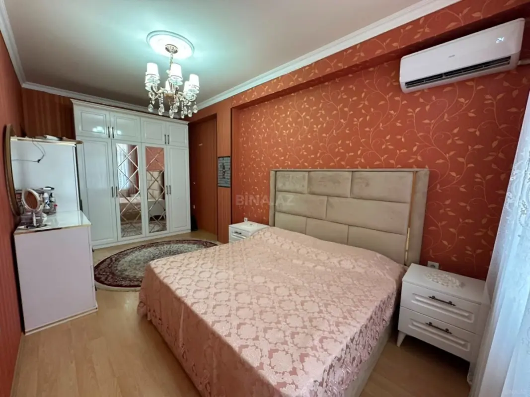 Satılır 4 otaqlı mənzil 115 m²