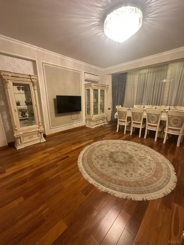 Kirayə verilir 3 otaqlı mənzil 125 m²