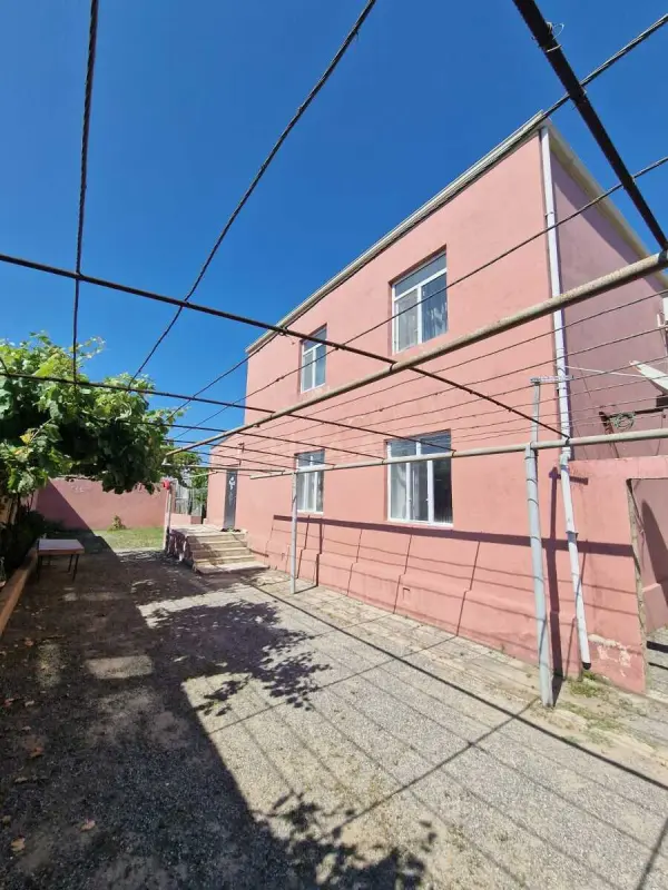 Satılır 6 otaqlı həyət evi 212 m²