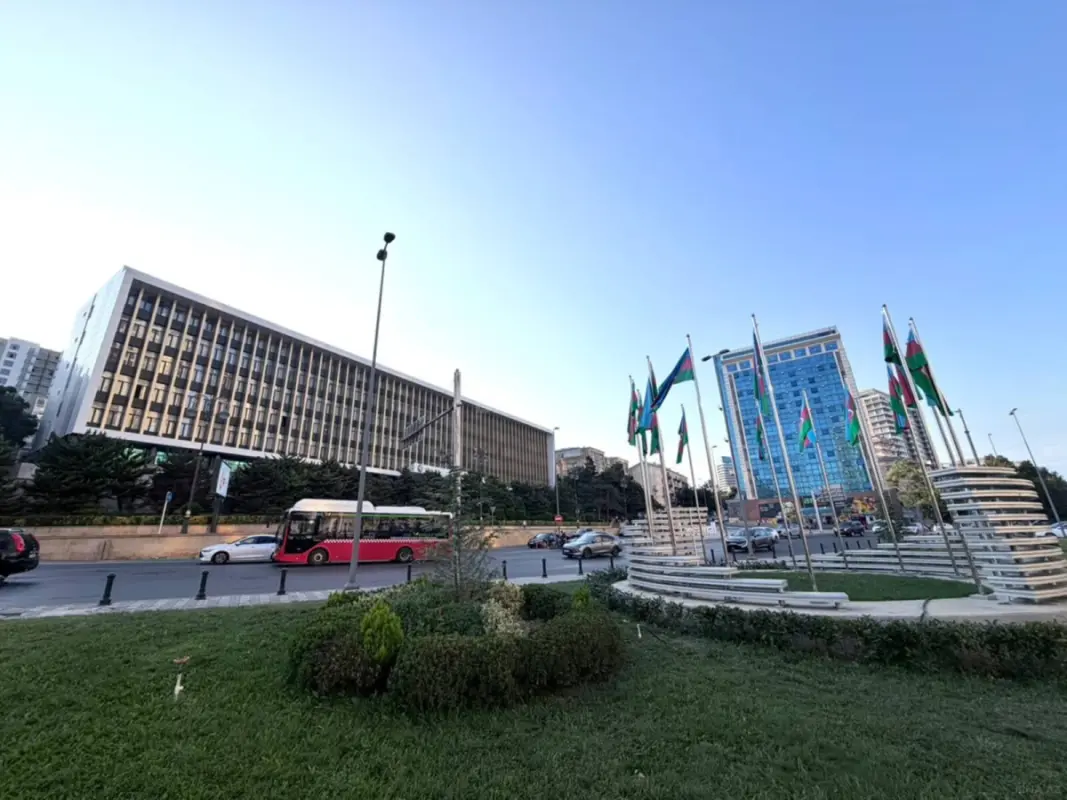 Satılır 3 otaqlı mənzil 100 m²
