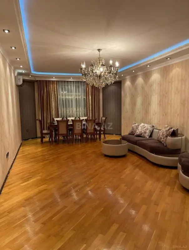 Satılır 3 otaqlı mənzil 156 m²