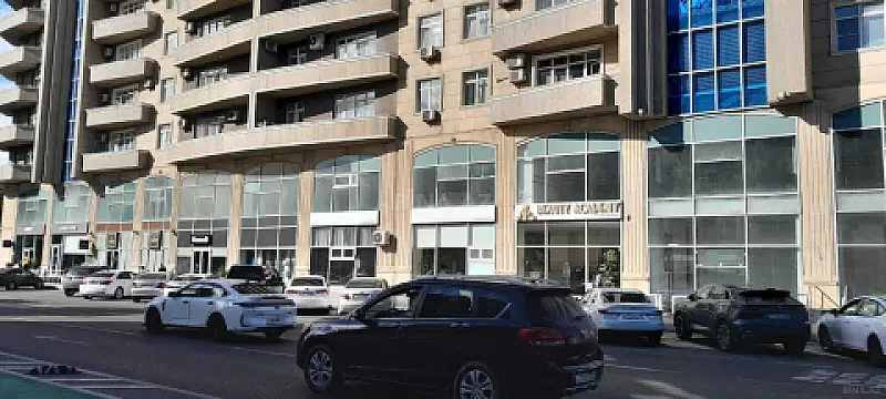 Kirayə verilir obyekt 850 m² — Bakı 850.00 m²