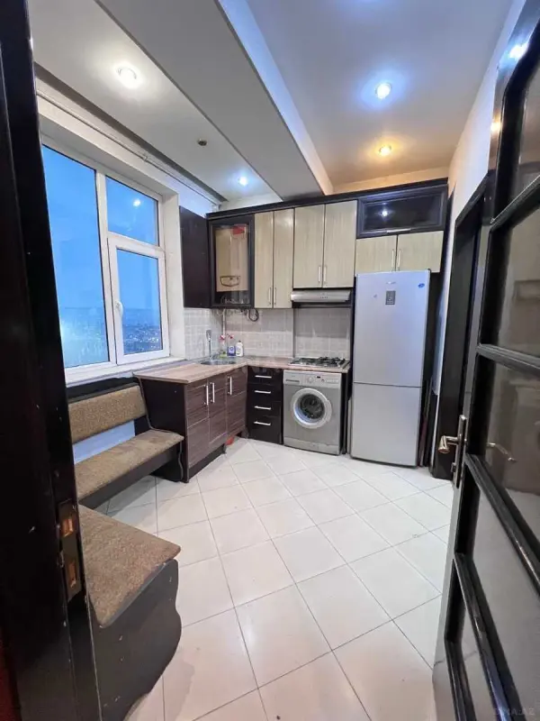 Kirayə verilir 3 otaqlı mənzil 102 m²