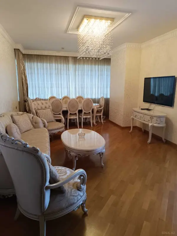 Satılır 3 otaqlı mənzil 128 m²