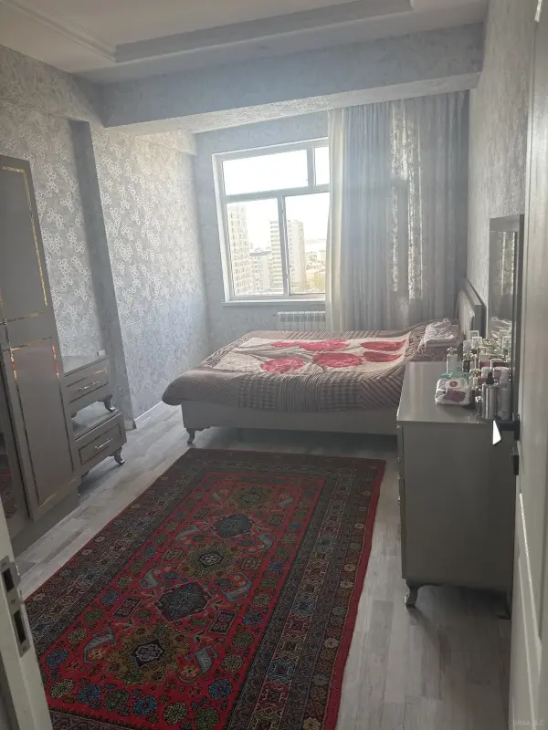 Satılır 3 otaqlı mənzil 91 m²