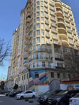 Satılır 4 otaqlı mənzil 185 m² — Bakı 4 otaq 185.00 m²