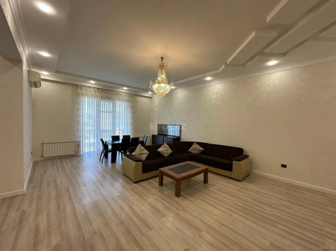 Kirayə verilir 3 otaqlı mənzil 150 m²