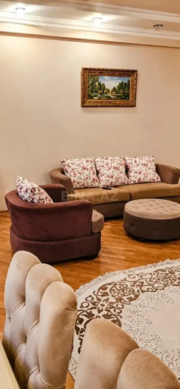 Kirayə verilir 2 otaqlı mənzil 100 m²
