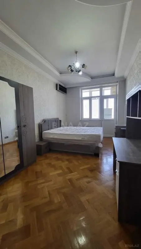 Kirayə verilir 3 otaqlı mənzil 160 m²