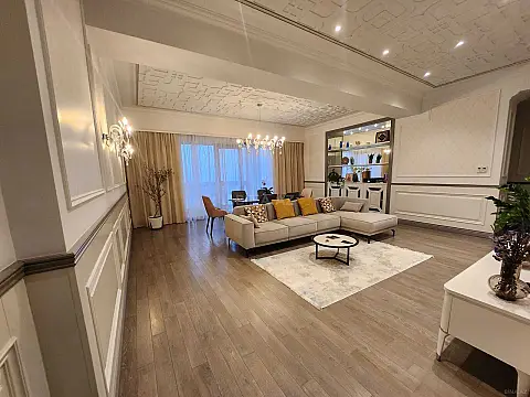 Kirayə verilir 3 otaqlı mənzil 215 m² — Bakı, Nərimanov 3 otaq 215.00 m²
