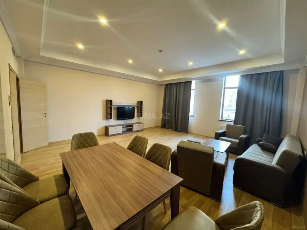 Kirayə verilir 2 otaqlı mənzil 130 m²