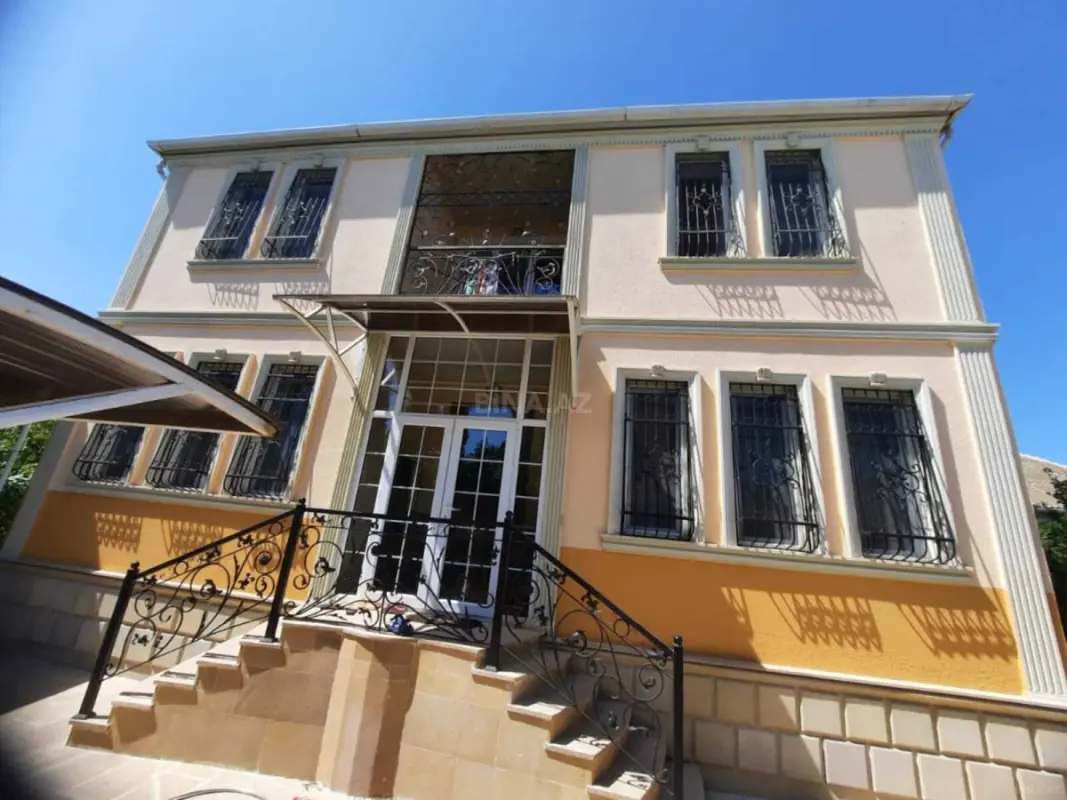 Satılır 5 otaqlı həyət evi 200 m²