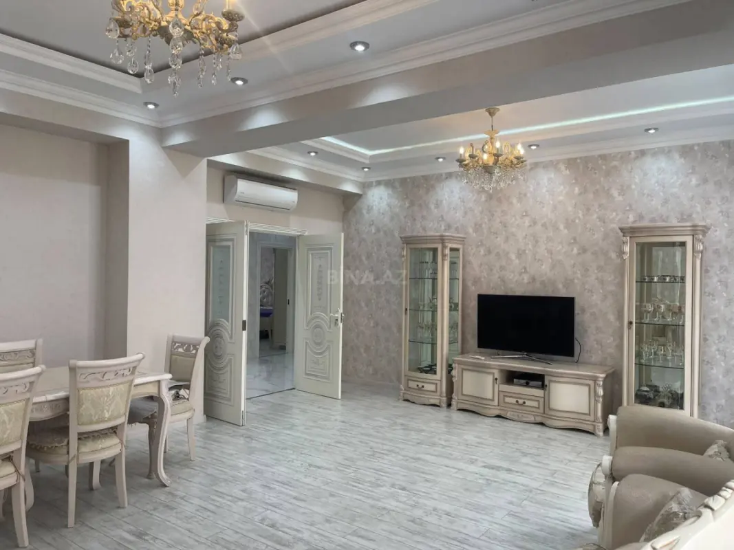 Kirayə verilir 3 otaqlı mənzil 140 m²