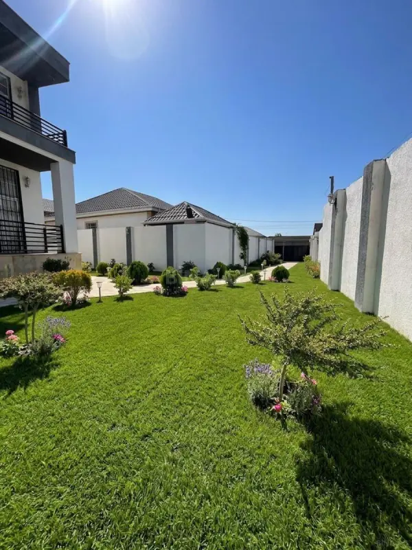Satılır 5 otaqlı həyət evi 190 m²