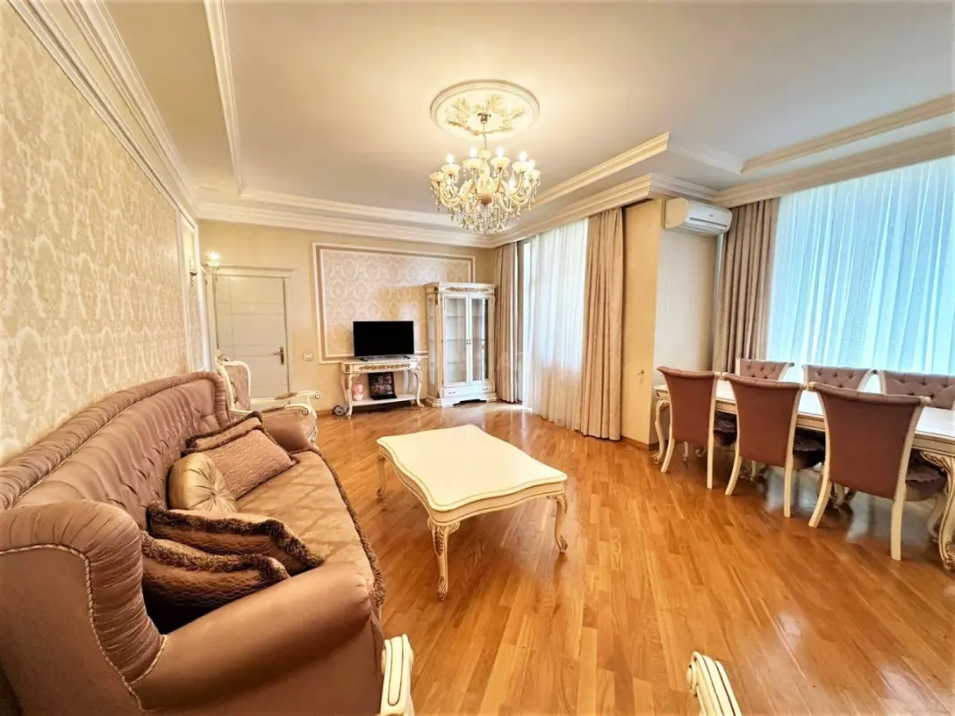 Kirayə verilir 3 otaqlı mənzil 130 m²