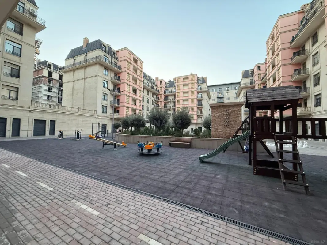 Satılır 2 otaqlı mənzil 115 m²