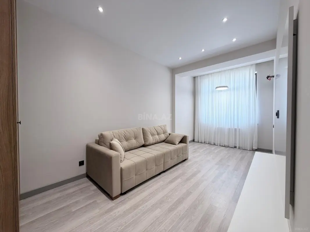 Satılır 3 otaqlı mənzil 98.5 m²
