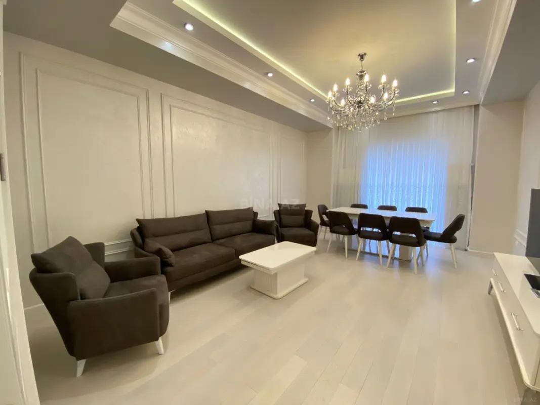 Kirayə verilir 4 otaqlı mənzil 145 m²