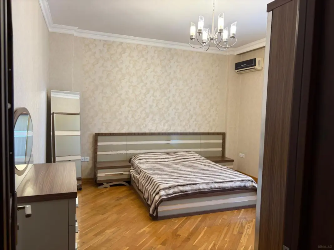 Kirayə verilir 3 otaqlı mənzil 152 m²