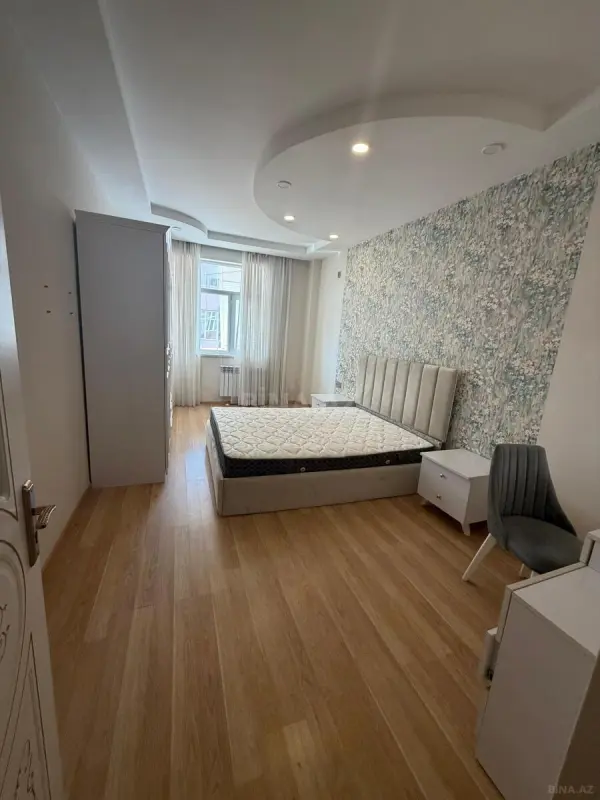Satılır 3 otaqlı mənzil 120 m²