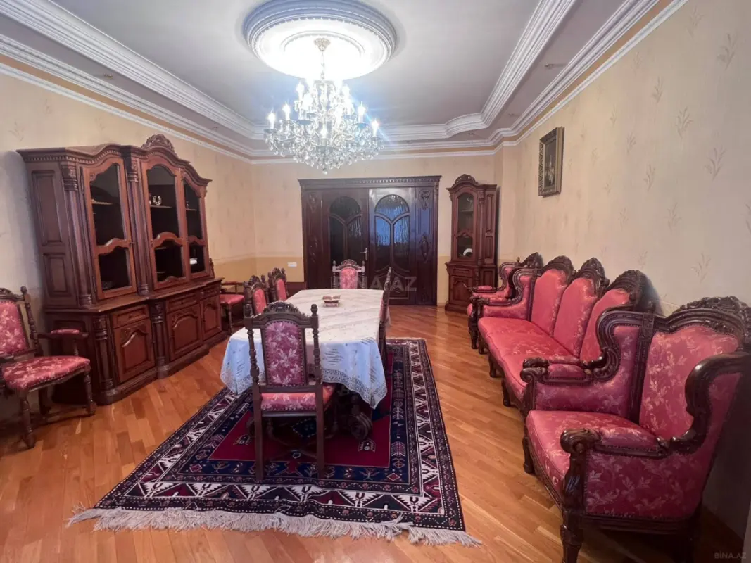 Satılır 3 otaqlı mənzil 140 m²