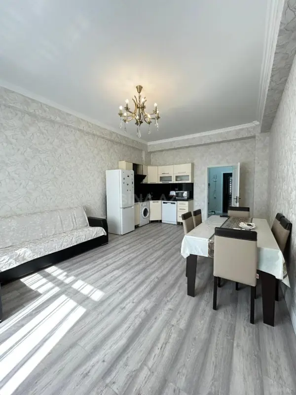Kirayə verilir 2 otaqlı mənzil 72 m²