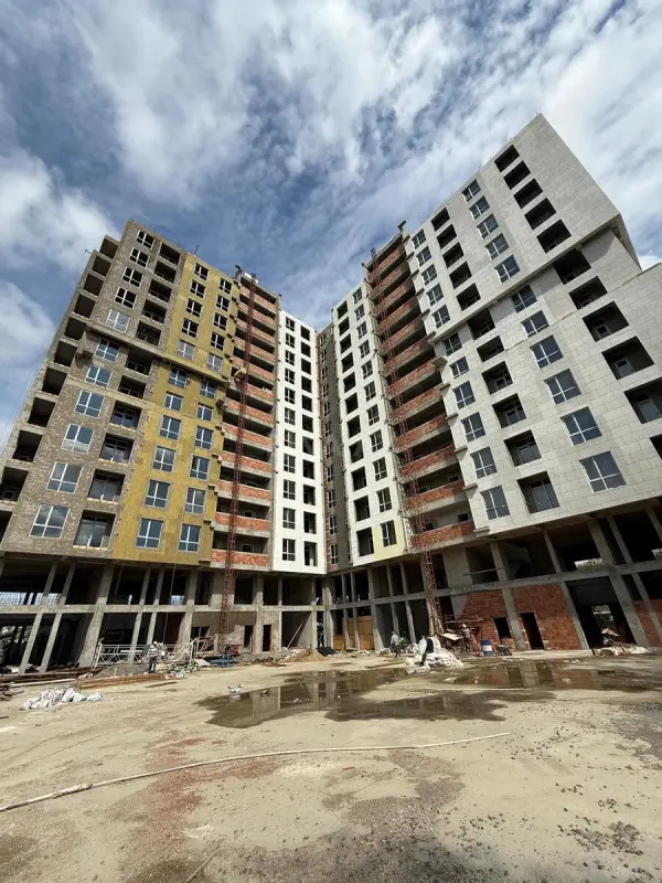 Satılır 3 otaqlı mənzil 121.5 m²