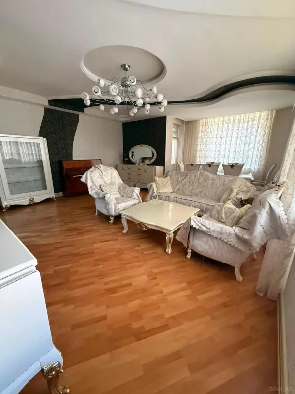 Kirayə verilir 3 otaqlı mənzil 170 m²