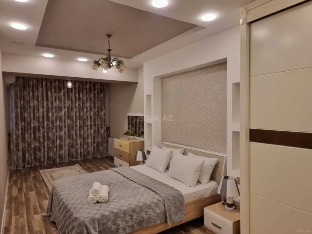 Kirayə verilir 3 otaqlı mənzil 119 m²