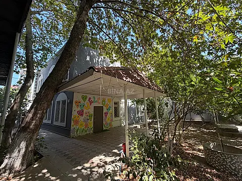 Kirayə verilir obyekt 400 m² — Bakı 400.00 m²