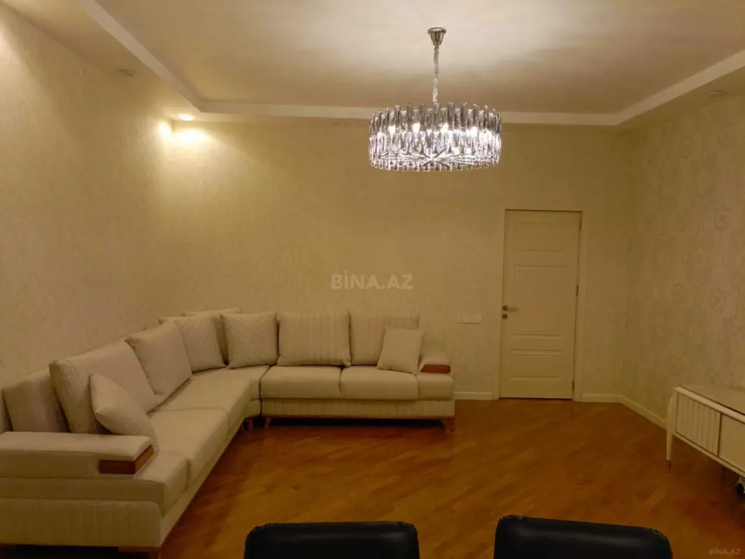 Satılır 3 otaqlı mənzil 110 m²