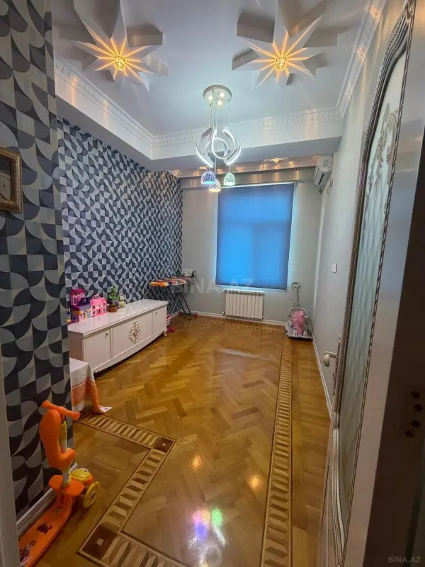 Satılır 3 otaqlı mənzil 92 m²