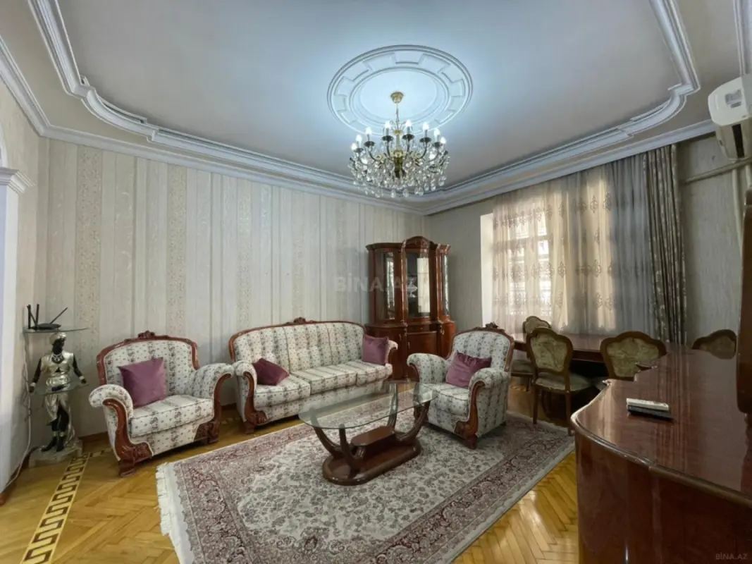 Kirayə verilir 4 otaqlı mənzil 110 m²