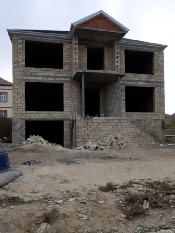 Satılır 6 otaqlı həyət evi 468 m²